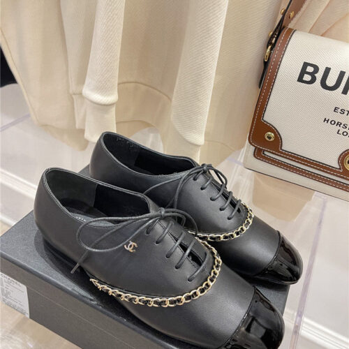 High Quality Luxury Chanel Chain Flat Shoes – Style 50822