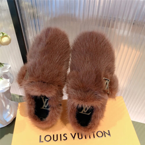 High Quality Luxury Louis Vuitton Mink Fur Slippers – Style 14371 product detail
