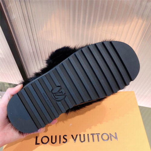 High Quality Luxury Louis Vuitton Mink Fur Slippers – Style 83299 product detail
