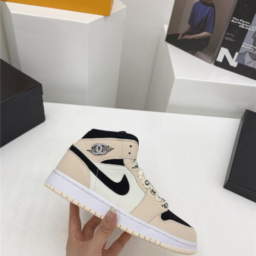 High Quality Luxury Chanel Nike High Top Sneakers – Style 50374 product detail