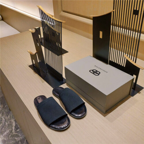 High Quality Luxury Balenciaga Woven Surface Sandals alternate view