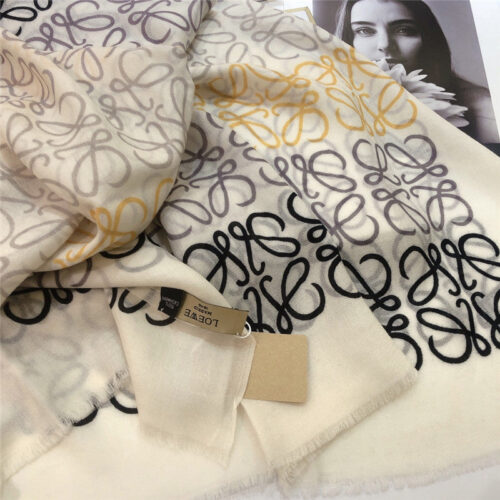 High Quality Luxury Loewe Anagram Scarf In Wool And Cashmere product detail