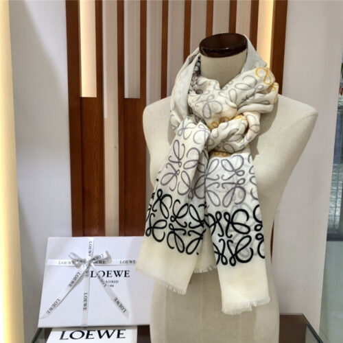 High Quality Luxury Loewe Anagram Scarf In Wool And Cashmere product detail