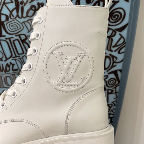 High Quality Luxury Louis Vuitton Flat Boots – Style 51811 product detail