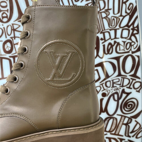 High Quality Luxury Louis Vuitton Flat Boots product detail