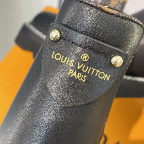 High Quality Luxury Louis Vuitton Classic Chelsea Boots – Style 42307 product detail