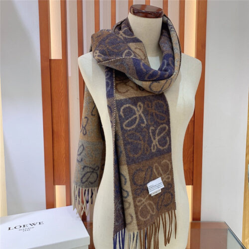 High Quality Luxury Loewe Anagram Scarf In Wool And Cashmere – Style 26500 alternate view