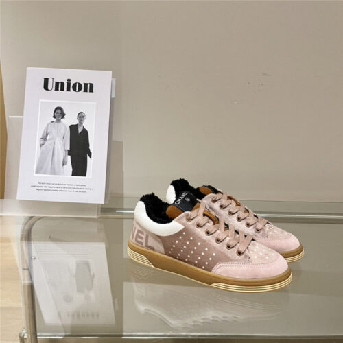 High Quality Luxury Chanel Wool Sneakers – Style 97798