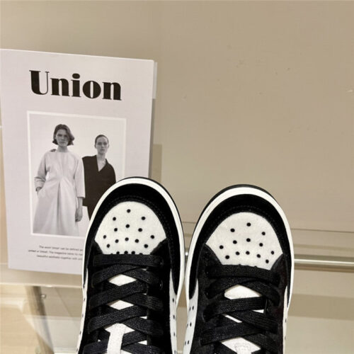 High Quality Luxury Chanel Wool Sneakers – Style 63334 product detail