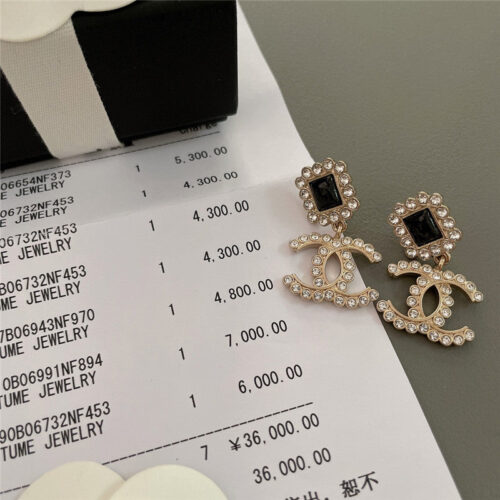 High Quality Luxury Chanel Square Diamond Cc Stud Earrings product detail