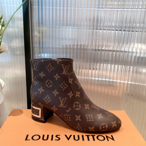 High Quality Luxury Louis Vuitton Logo Boots Women product detail