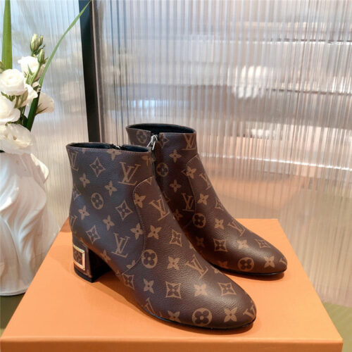 High Quality Luxury Louis Vuitton Logo Boots Women