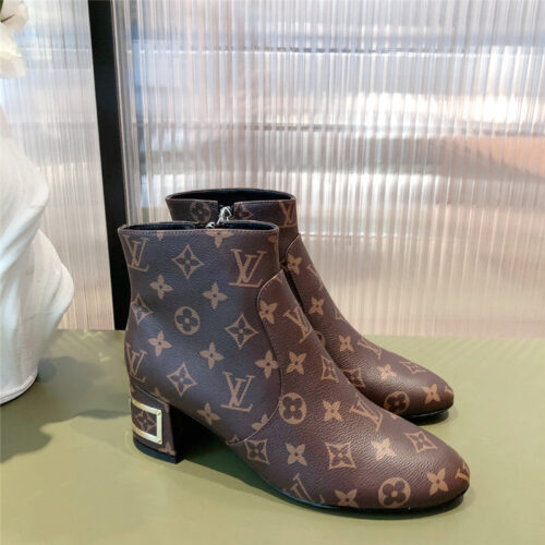 High Quality Luxury Louis Vuitton Logo Boots Women product detail