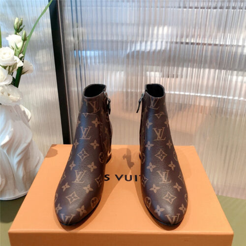 High Quality Luxury Louis Vuitton Logo Boots Women product detail