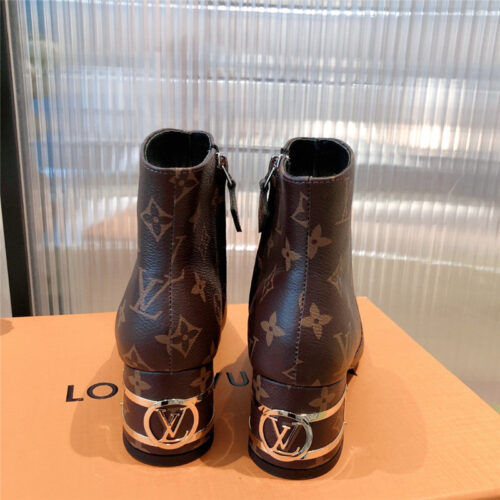 High Quality Luxury Louis Vuitton Logo Boots Women product detail