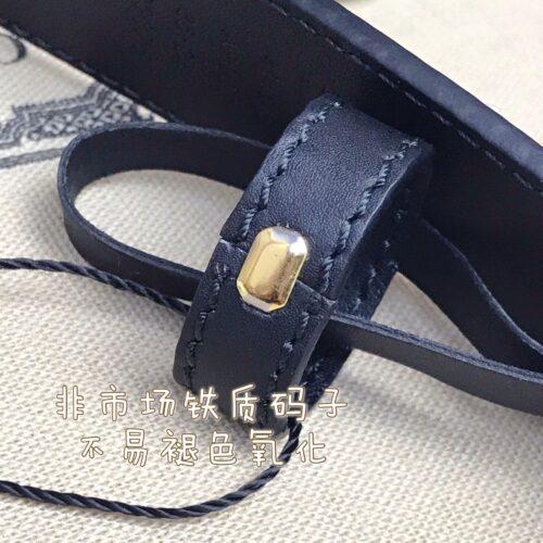 High Quality Luxury Gucci Leather Belt With Double G Buckle product detail