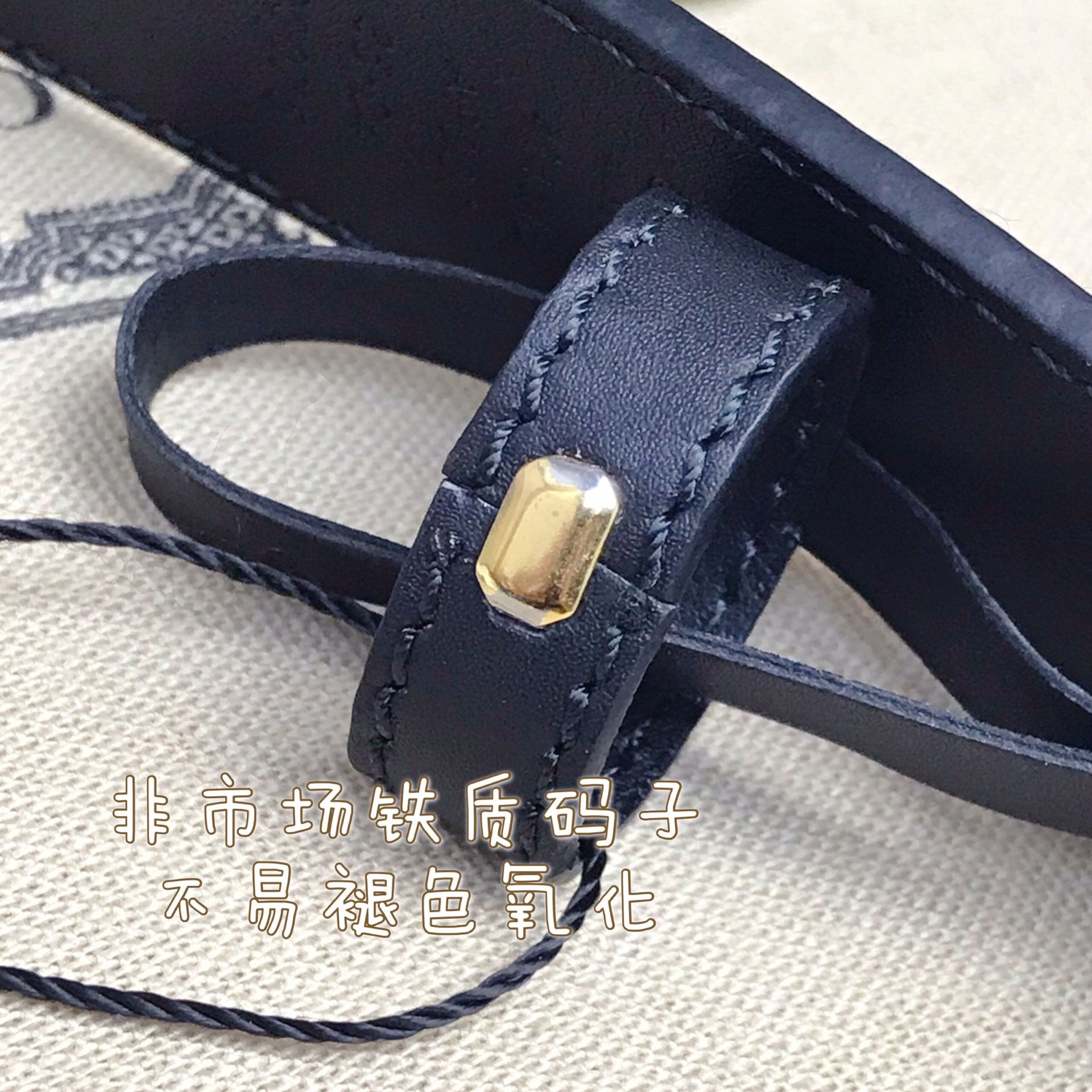 High Quality Luxury Gucci Leather Belt With Double G Buckle product detail