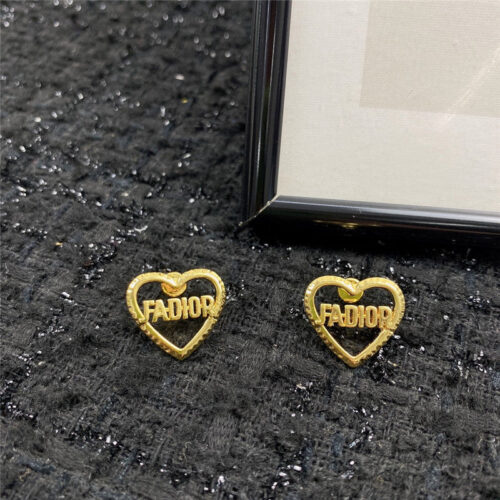 High Quality Luxury Dior Stud Earrings product detail