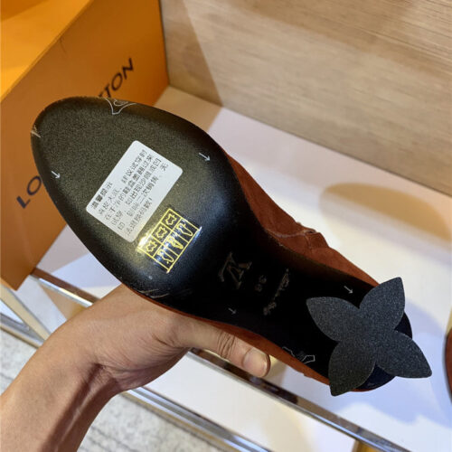 High Quality Luxury Louis Vuitton Leather Boots – Style 02563 product detail