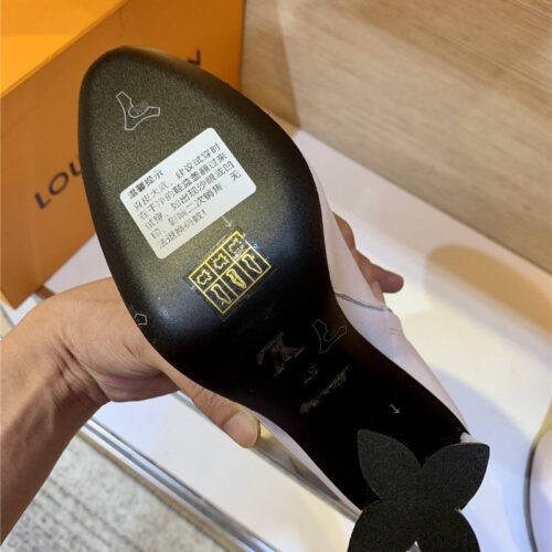 High Quality Luxury Louis Vuitton Leather Boots – Style 33635 product detail
