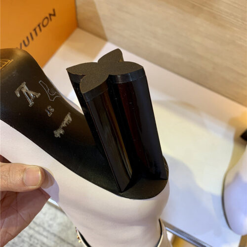High Quality Luxury Louis Vuitton Leather Boots – Style 33635 product detail
