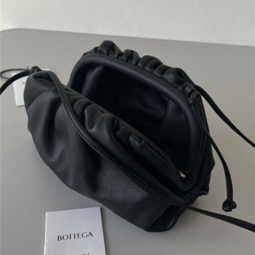 High Quality Luxury Bottega Veneta Small Pouch Bag product detail
