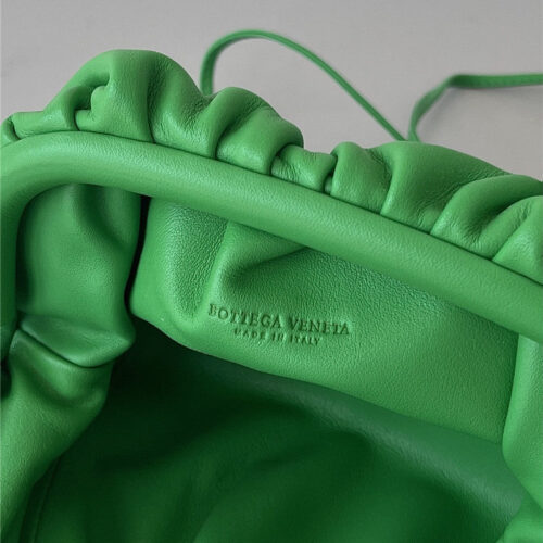 High Quality Luxury Bottega Veneta Green Pouch Bag product detail
