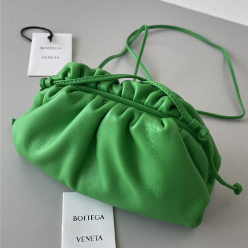 High Quality Luxury Bottega Veneta Green Pouch Bag alternate view