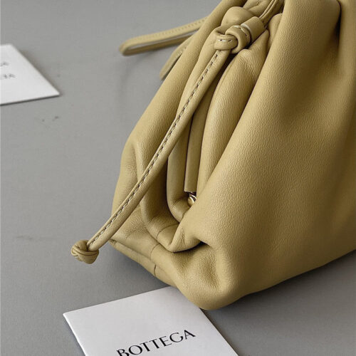 High Quality Luxury Bottega Veneta Small Pouch Bag – Style 30124 product detail