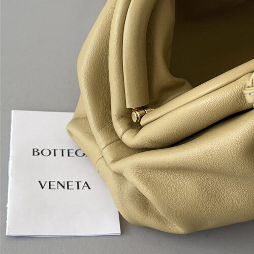 High Quality Luxury Bottega Veneta Small Pouch Bag – Style 30124 product detail