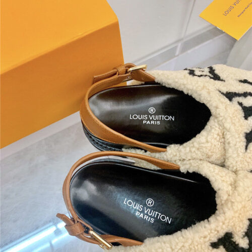 High Quality Luxury LV Cross Plush Slippers Sandals product detail