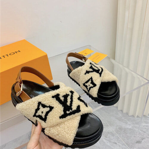 High Quality Luxury LV Cross Plush Slippers Sandals product detail