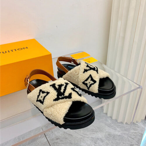 High Quality Luxury LV Cross Plush Slippers Sandals product detail