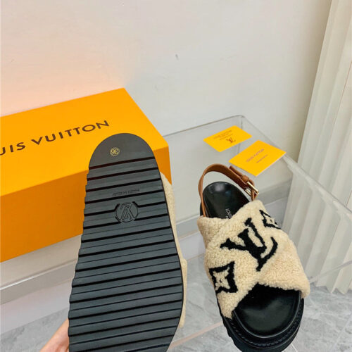 High Quality Luxury LV Cross Plush Slippers Sandals product detail
