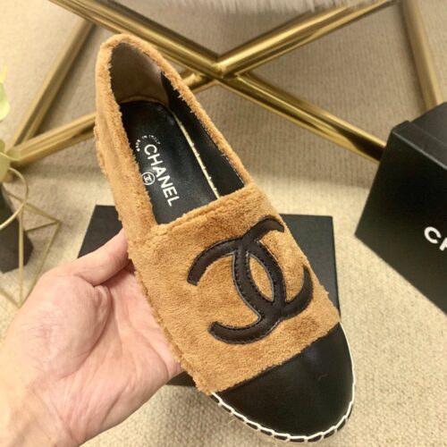 High Quality Luxury Chanel Classic Plush Logo Shoes – Style 43110 product detail