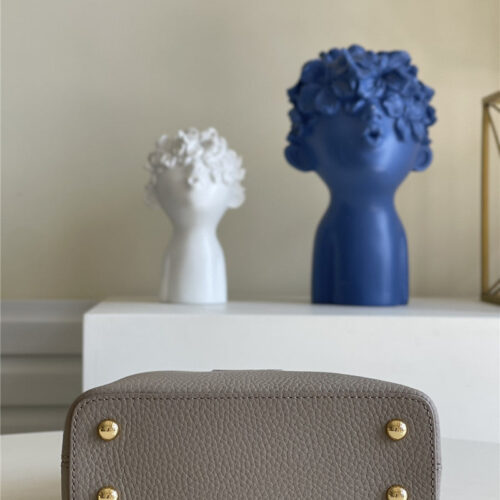 High Quality Luxury Louis Vuitton Capucines Mini Bag Grey product detail