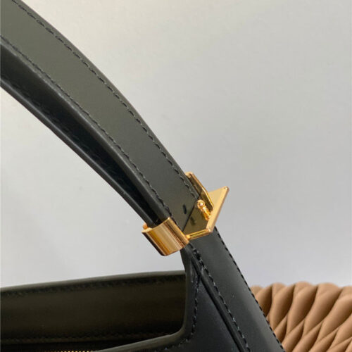 High Quality Luxury Burberry Hobo Shoulder Bag – Style 42422 product detail