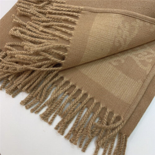 High Quality Luxury Louis Vuitton Wool And Cashmere Cloak product detail