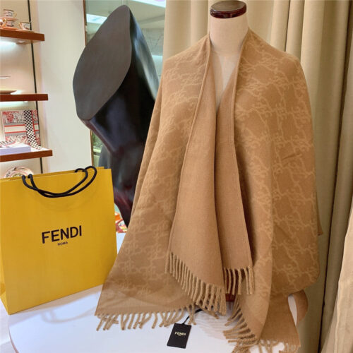 High Quality Luxury Louis Vuitton Wool And Cashmere Cloak alternate view