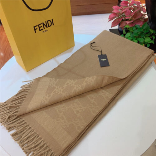 High Quality Luxury Louis Vuitton Wool And Cashmere Cloak product detail