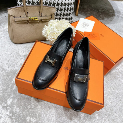 High Quality Luxury Hermes Dauphine Mid Heel Mules – Style 28707 product detail