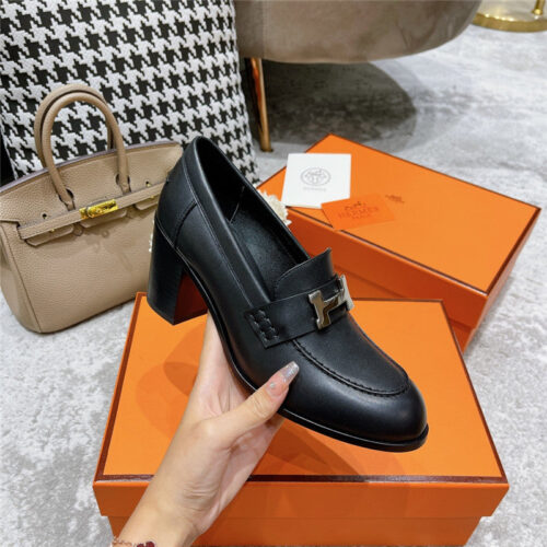 High Quality Luxury Hermes Dauphine Mid Heel Mules – Style 28707 product detail