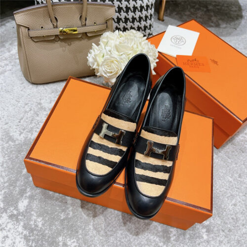 High Quality Luxury Hermes Dauphine Mid Heel Mules – Style 59779 product detail