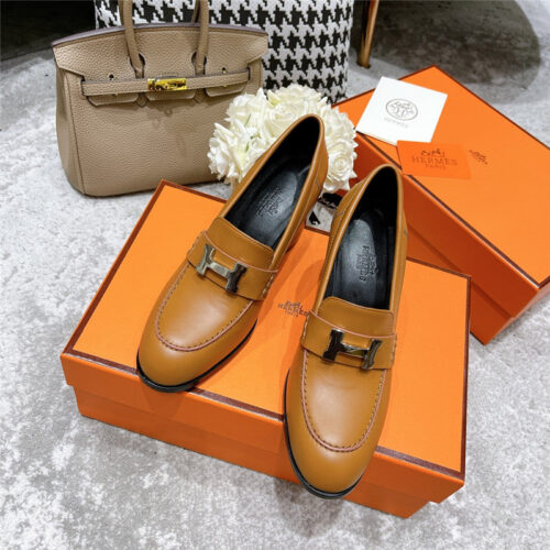 High Quality Luxury Hermes Dauphine Mid Heel Mules – Style 90851 alternate view