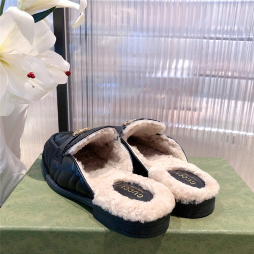 High Quality Luxury Gucci GG Wool Slippers – Style 56883 product detail
