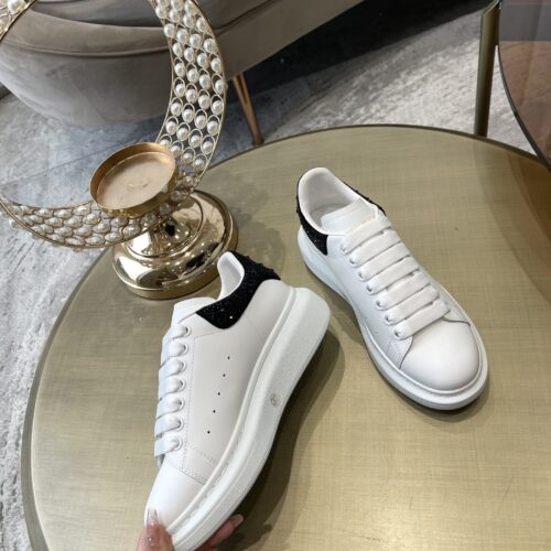 High Quality Luxury Alexander McQueen Couple Sneakers – Style 62659 product detail