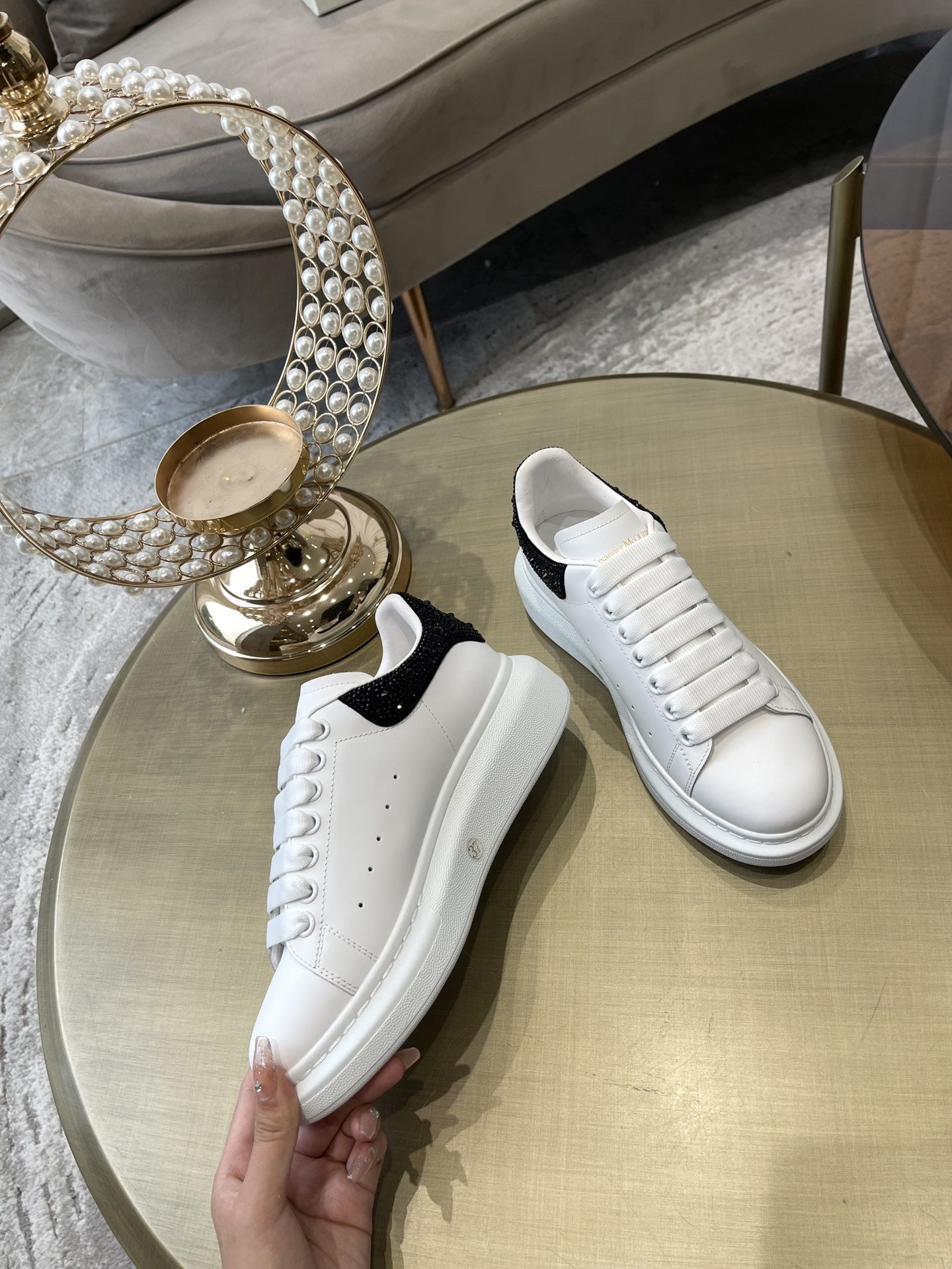 High Quality Luxury Alexander McQueen Couple Sneakers – Style 62659 product detail