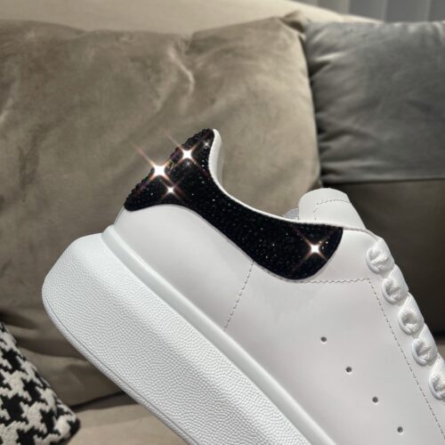 High Quality Luxury Alexander McQueen Couple Sneakers – Style 62659 product detail
