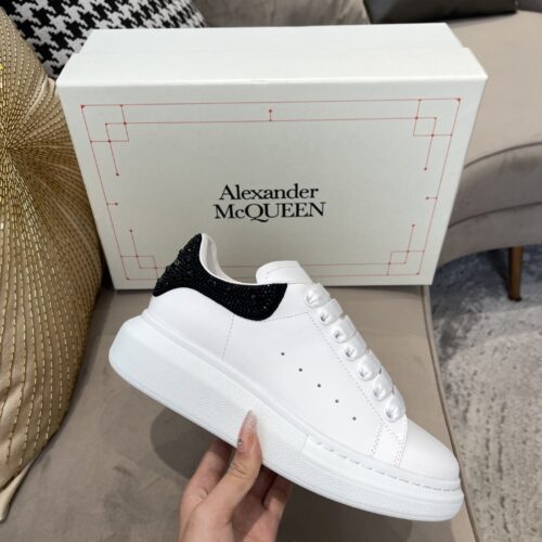 High Quality Luxury Alexander McQueen Couple Sneakers – Style 62659 alternate view