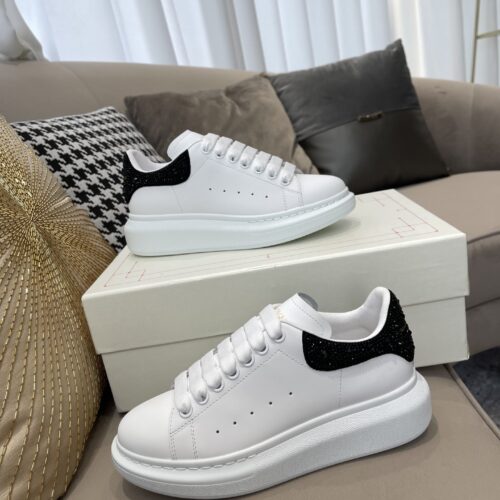 High Quality Luxury Alexander McQueen Couple Sneakers – Style 62659 product detail